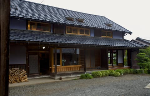 Property building, Day