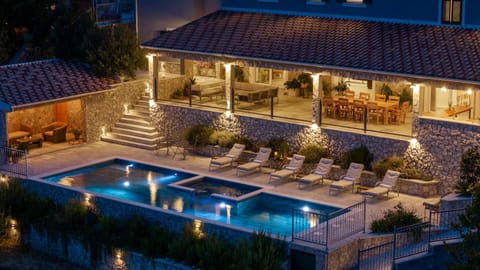 Property building, Patio, Night, Garden, Garden view, Pool view, Swimming pool, sunbed