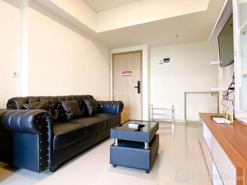 Bed, Living room