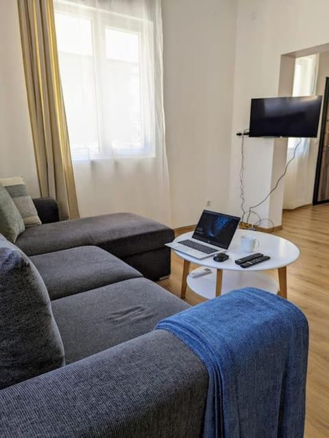 2BDRM Peaceful Escape with Free Parking Apartment in Veliko Tarnovo