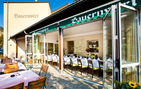 Restaurant/places to eat, Restaurant/places to eat, Balcony/Terrace