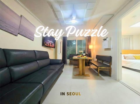 Communal lounge/ TV room, TV and multimedia, Living room, Seating area, air conditioner