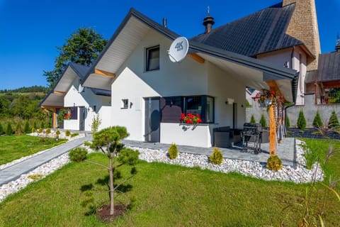 Property building, Garden, Garden view