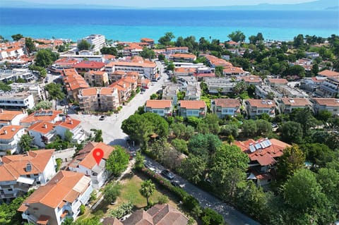 Property building, Neighbourhood, Bird's eye view, City view, Sea view, Street view, Location