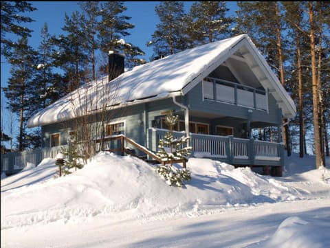 Tahkon Riihiranta - 4 bedroom villa with lake view - Tilava mökki rantanäkymin Chalet in Finland
