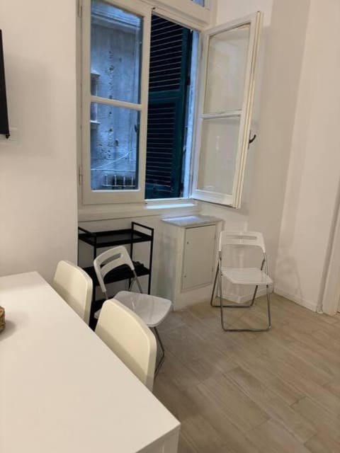 Bed, TV and multimedia, Photo of the whole room, Seating area, Dining area, Bedroom