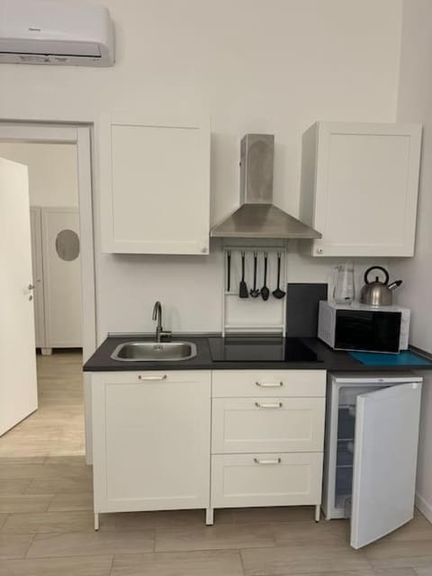Kitchen or kitchenette, minibar, pet friendly, stove