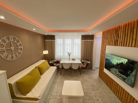 TV and multimedia, Living room, Bedroom