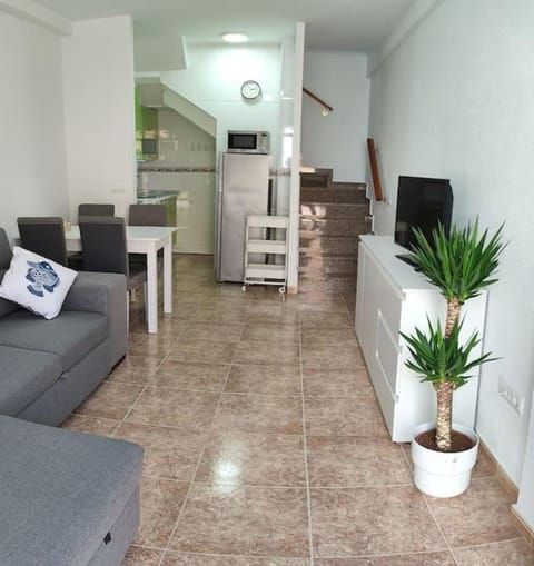 TV and multimedia, Kitchen or kitchenette, Seating area, Dining area