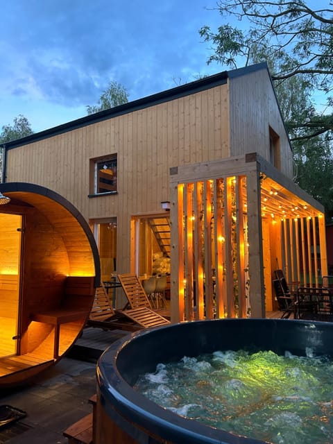 Property building, Night, Hot Tub, Sauna