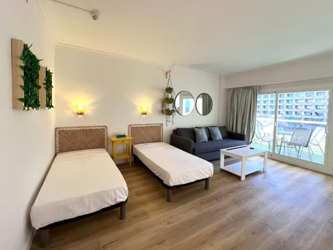 Bed, Living room, Photo of the whole room
