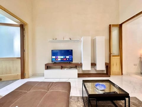 Charming Townhouse with Rooftop Apartment in Sliema