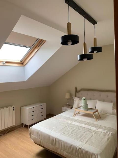 Bed, Other, Photo of the whole room, Bedroom