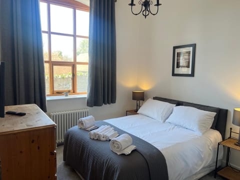 Barnstaple - Apartment- Sleeps 2 - Parking Apartment in Barnstaple