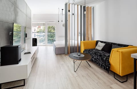 Communal lounge/ TV room, TV and multimedia, Living room, Seating area, Evening entertainment