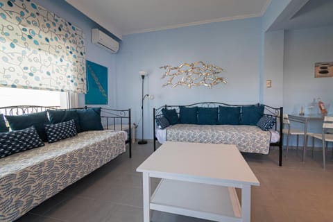 Living room, Photo of the whole room, Dining area, air conditioner