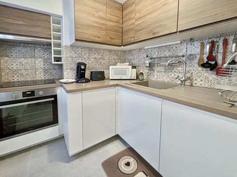 Luxury Apartment Paris Saint-Honoré - Rentaway BnB Apartment in Paris