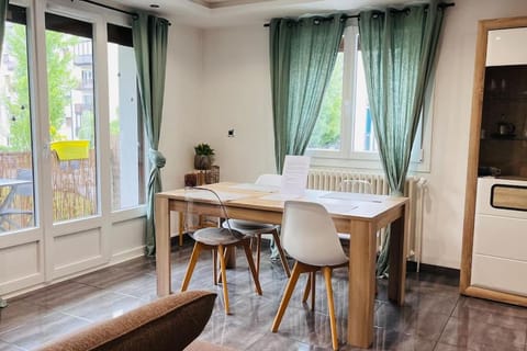 Appartement Proche centre ville avec Parking Gratuit Apartment in Annecy