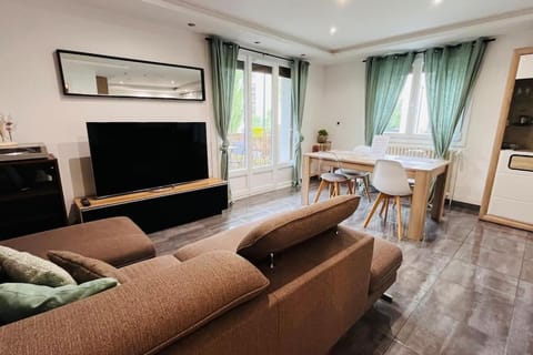 Appartement Proche centre ville avec Parking Gratuit Apartment in Annecy