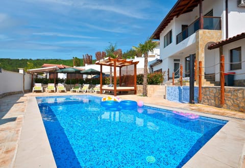 Property building, Swimming pool
