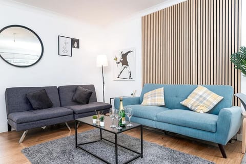 Cozy 3-Bedroom Flat Opposite Forest Recreation Ground Apartment in Nottingham