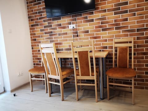 TV and multimedia, Dining area