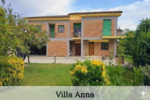Property building, Garden, Parking