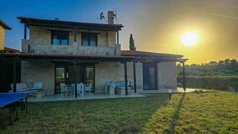 Manuela's Stone Heaven Retreat Villa in Halkidiki