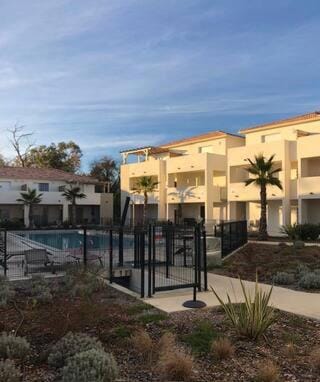Pool view, Swimming pool