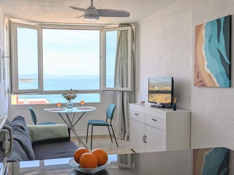 TV and multimedia, Living room, Dining area, Sea view