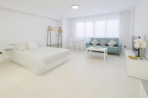 Bed, Living room
