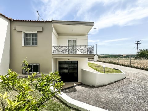 Property building, Day, Garden, View (from property/room), Balcony/Terrace, Garden view