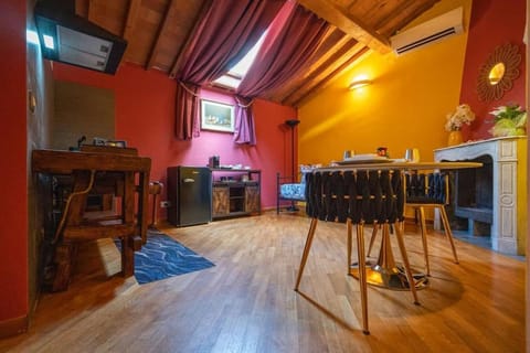 22 Home - Parcheggio privato - accogliente - collegamento Sardegna e Corsica Apartment in Livorno