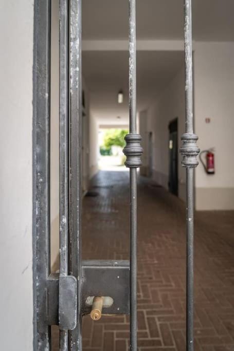 22 Home - Parcheggio privato - accogliente - collegamento Sardegna e Corsica Apartment in Livorno