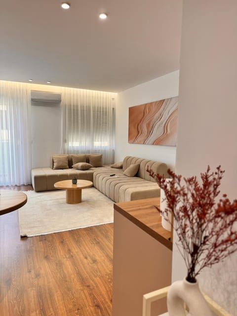 Living room, Photo of the whole room, Seating area