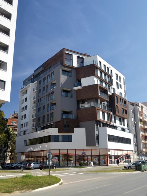 Property building, Neighbourhood, Street view, Location