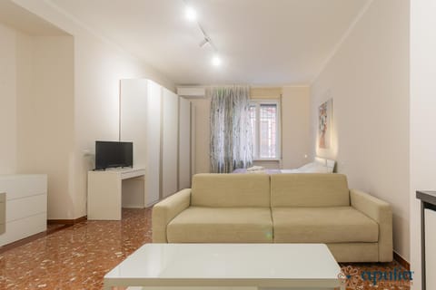 Communal lounge/ TV room, Bed, Living room, Bedroom