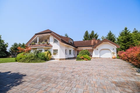 Property building, Day, Garden