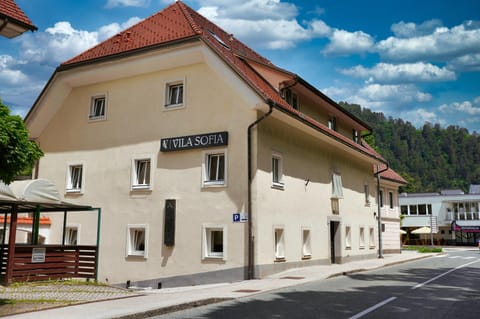 Property building, Street view