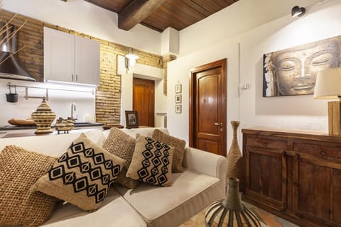 Kitchen or kitchenette, Seating area