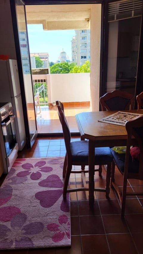 View (from property/room), Balcony/Terrace, Dining area