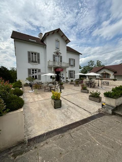 Logis Hôtel & Restaurant Le Parcey Hotel in Dole
