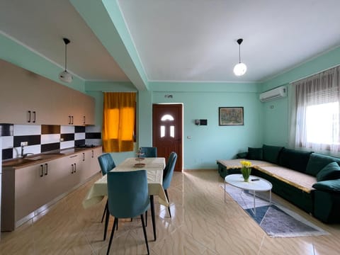 Living room, Dining area, air conditioner