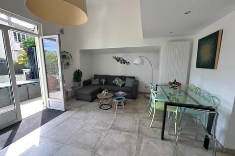 Pretty harbour house with garden House in Mandelieu-La Napoule