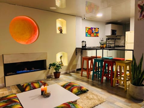 Living room, Seating area, Dining area, fireplace, kitchen