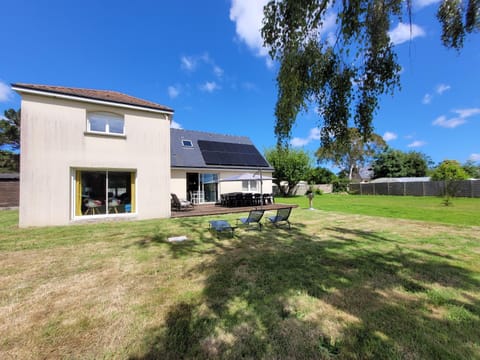 Patio, Garden, sunbed