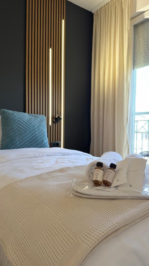 Bed, Balcony/Terrace, Bedroom