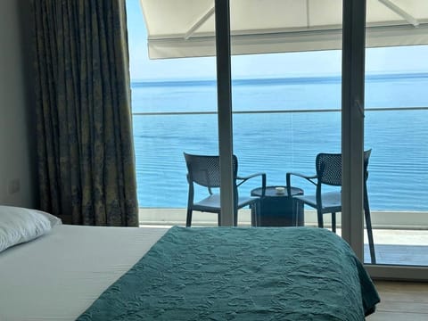 Bed, View (from property/room), Balcony/Terrace, Bedroom, Sea view