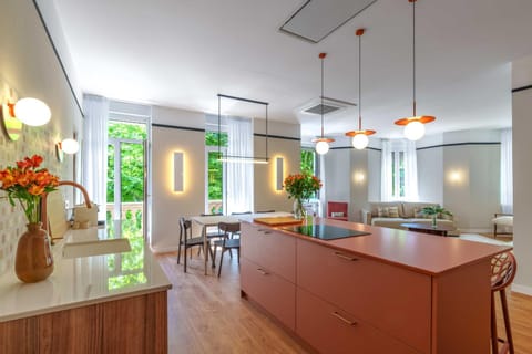 Kitchen or kitchenette, Living room, Dining area, Facility for disabled guests, air conditioner