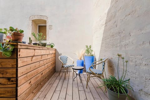 Le Petit Avignon - chambres & appartement à deux pas du Pont d'Avignon et du Palais des Papes Bed and Breakfast in Avignon